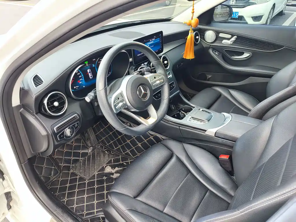 Mercedes-Benz C-Class — миниатюра 8