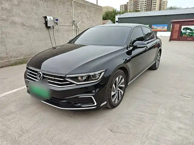 VOLKSWAGEN MAGOTAN GTE PLUG IN HYBRID 2023