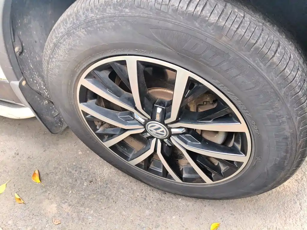 Volkswagen Tiguan L — миниатюра 24
