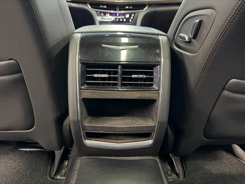 Cadillac CT6 28T Luxury Type, фото 23