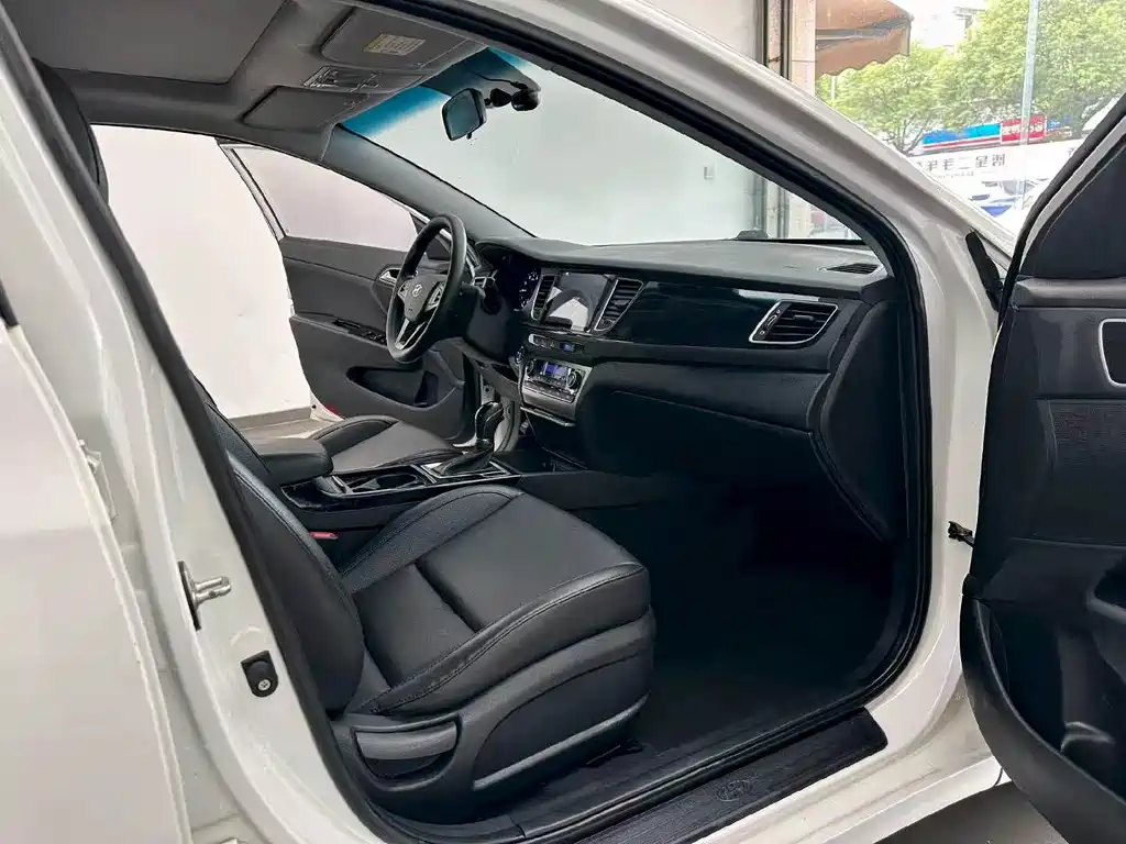 Hyundai Mistra — миниатюра 4