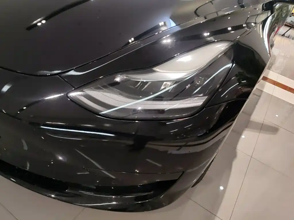 Tesla Model 3 — миниатюра 24
