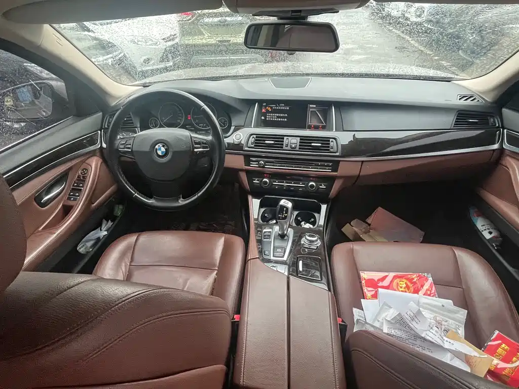 BMW 5 Series — миниатюра 12