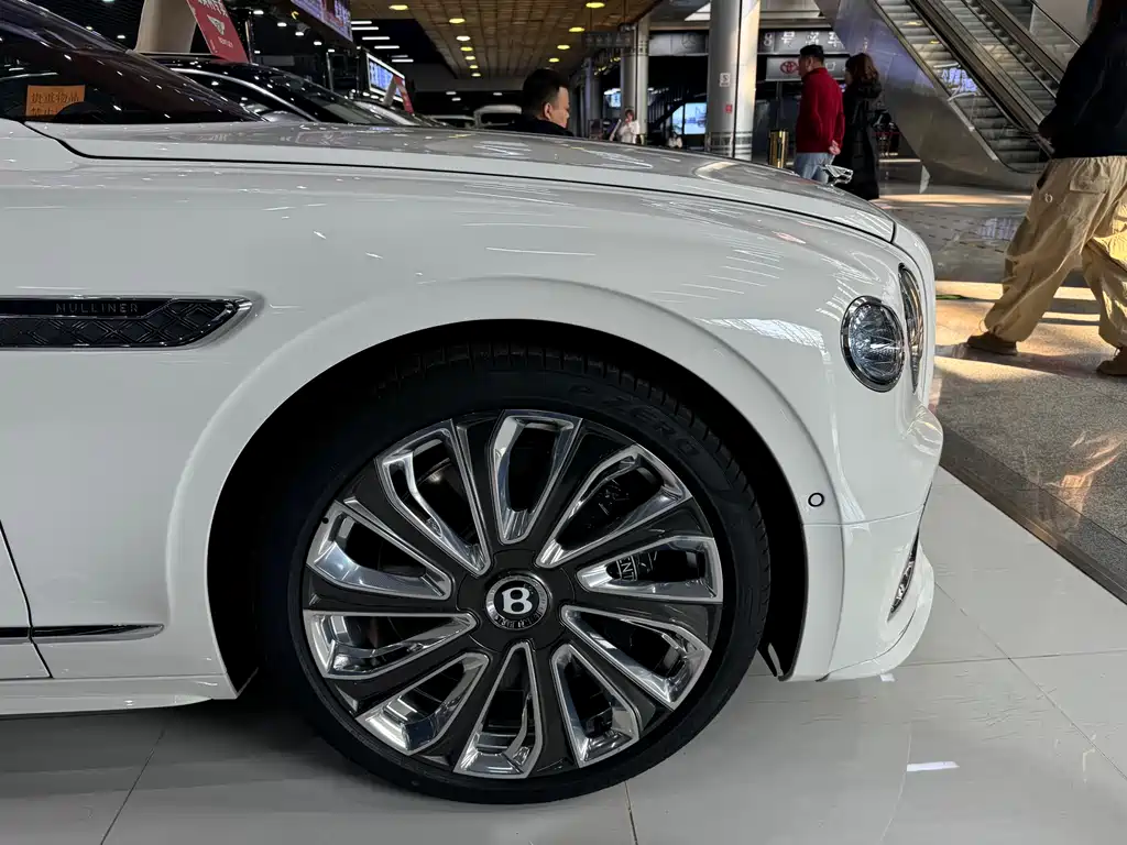 Bentley Flying Spur 2025 4.0T AT