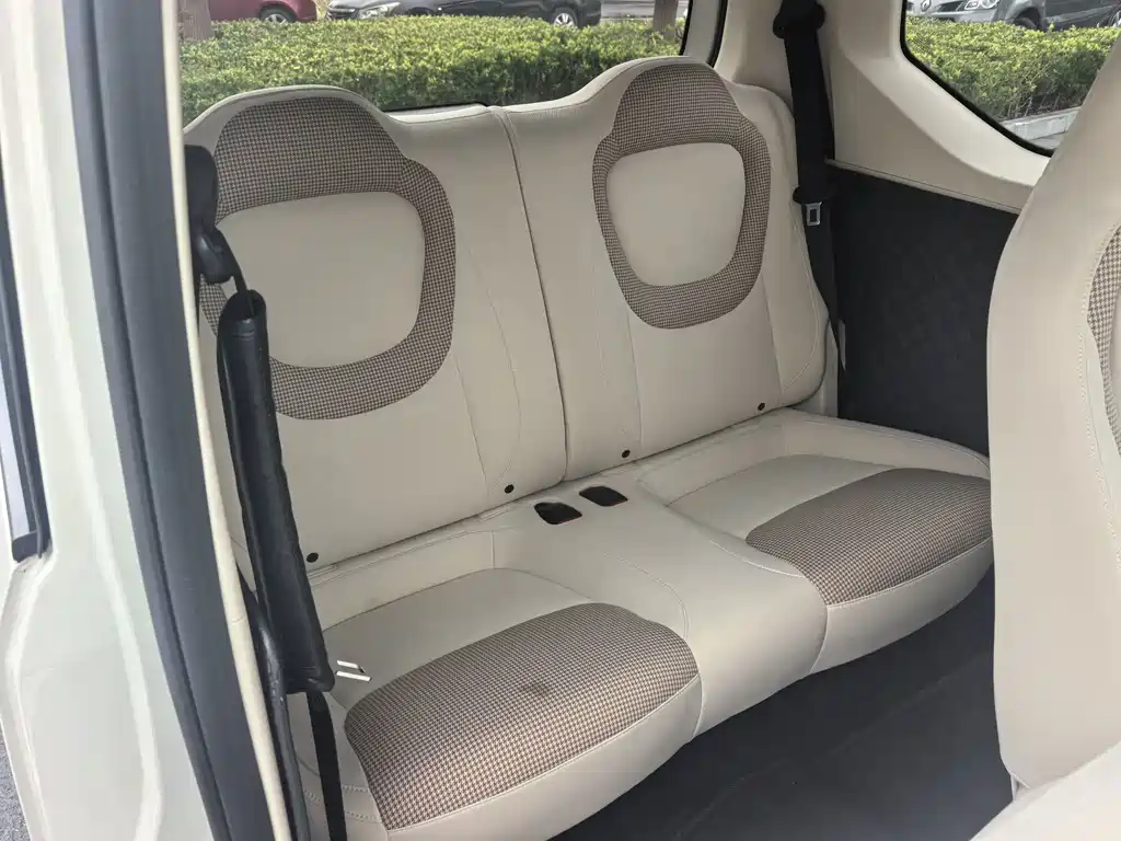 Wuling MINIEV — миниатюра 10