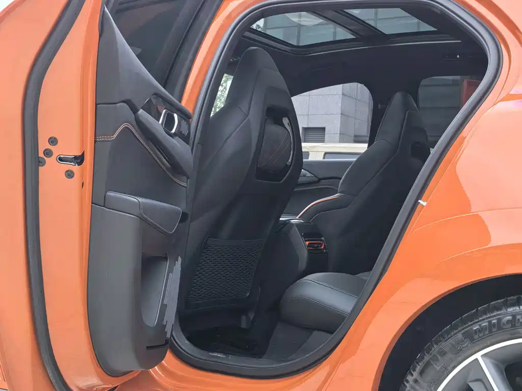 Lynk & Co 02 Hatchback — миниатюра 22