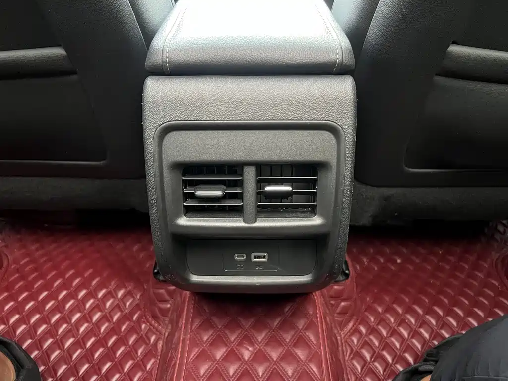 Cadillac XT4 — миниатюра 19