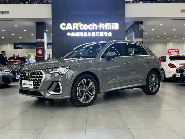 AUDI  Q3 2024