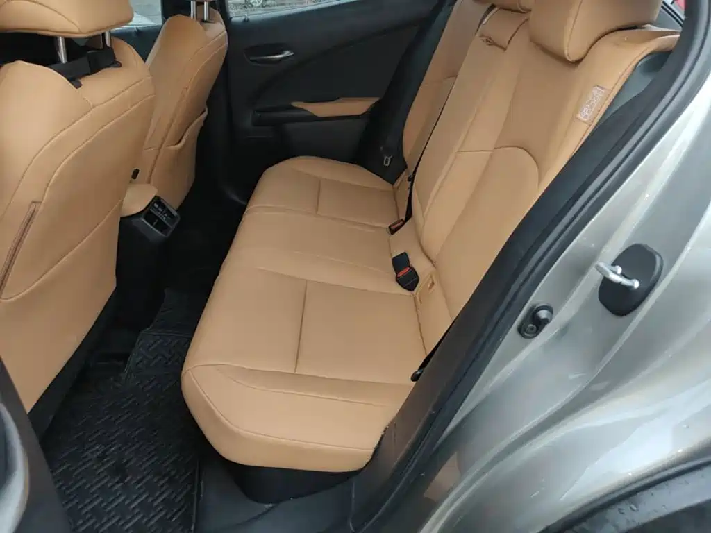 Lexus UX — миниатюра 17