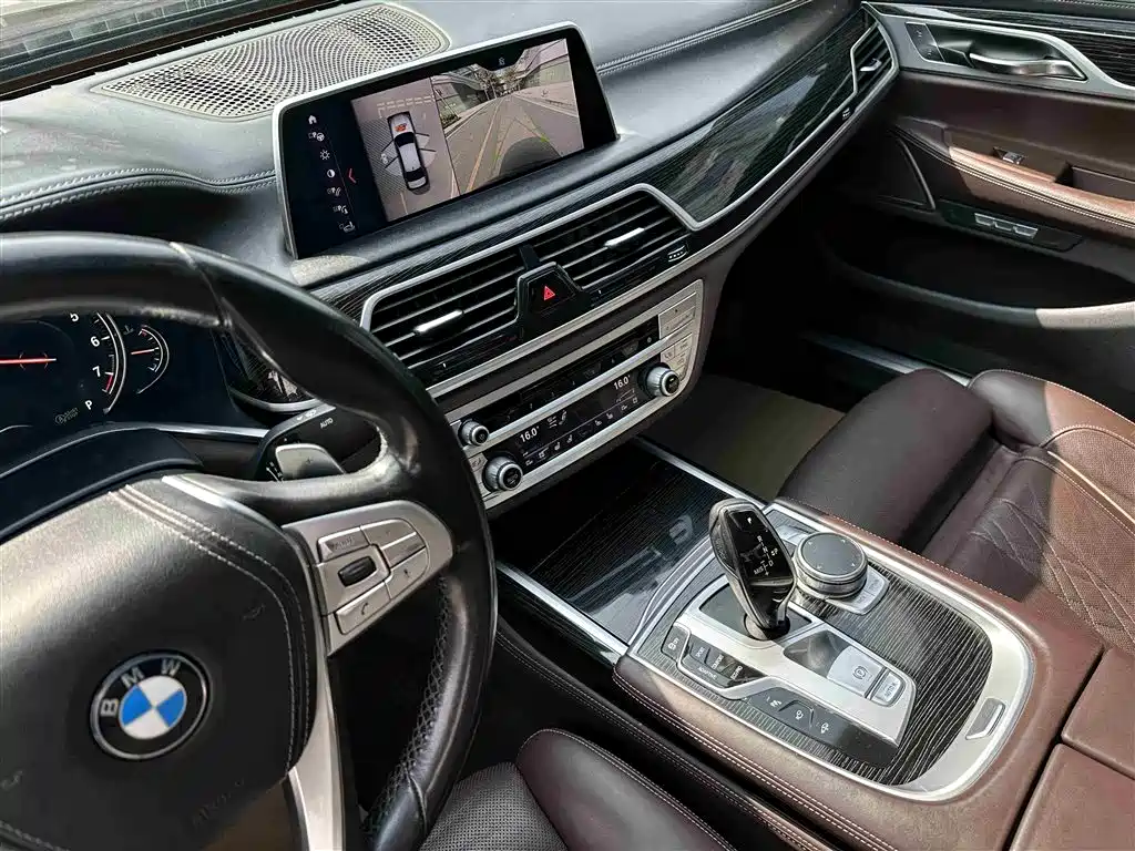 BMW 7 SERIES