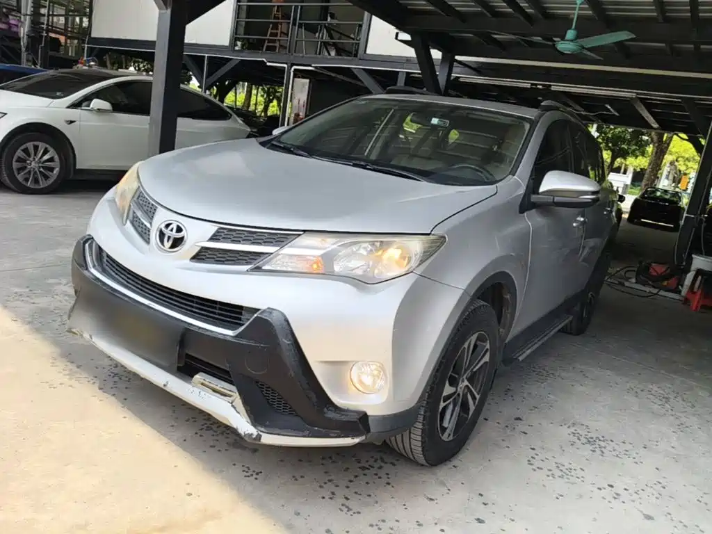 Toyota RAV4 — миниатюра 2