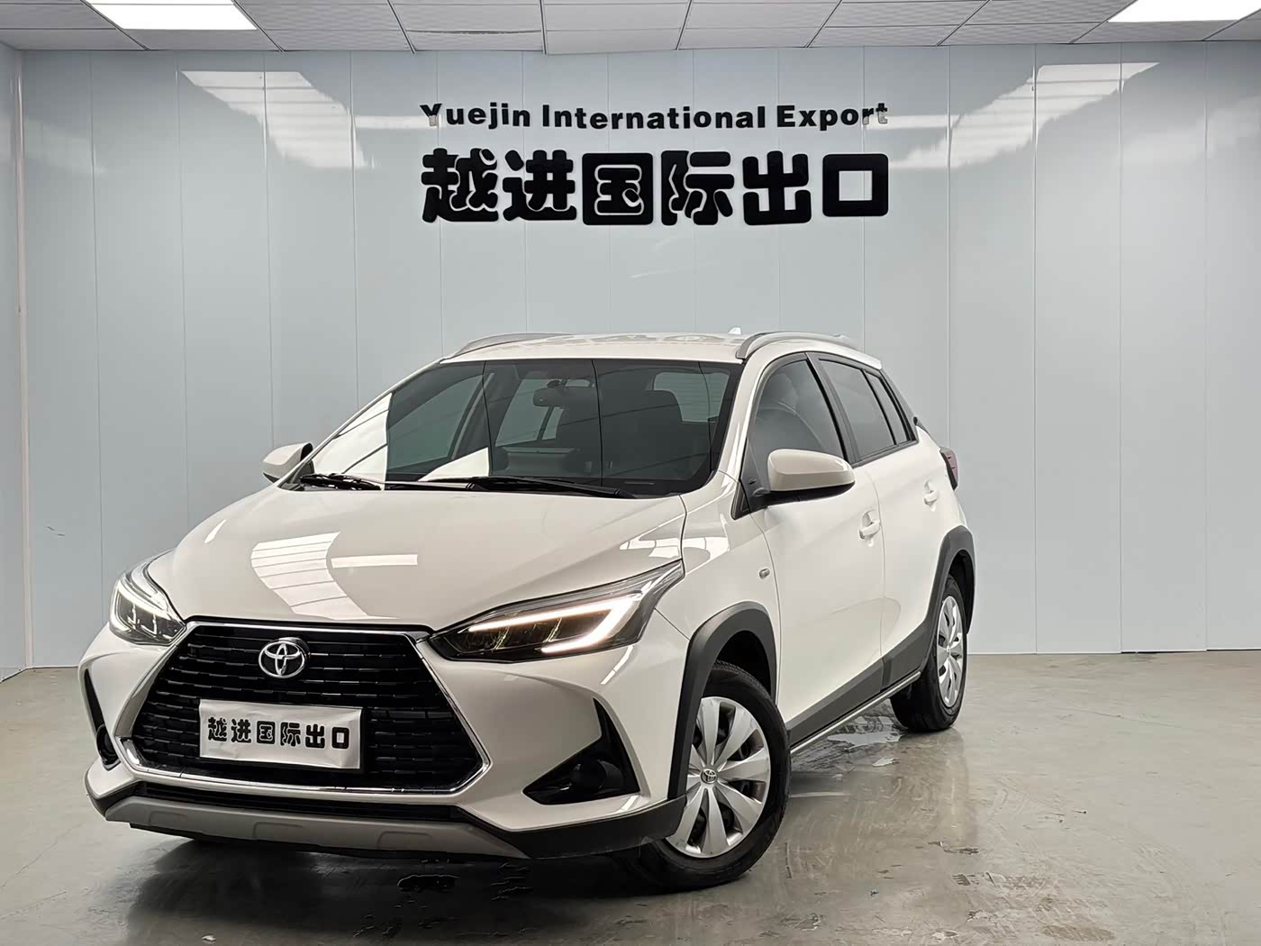 Toyota YARiS L Zhi Xuan 1.5 л 2022 г. Белый, пробег 40000 км