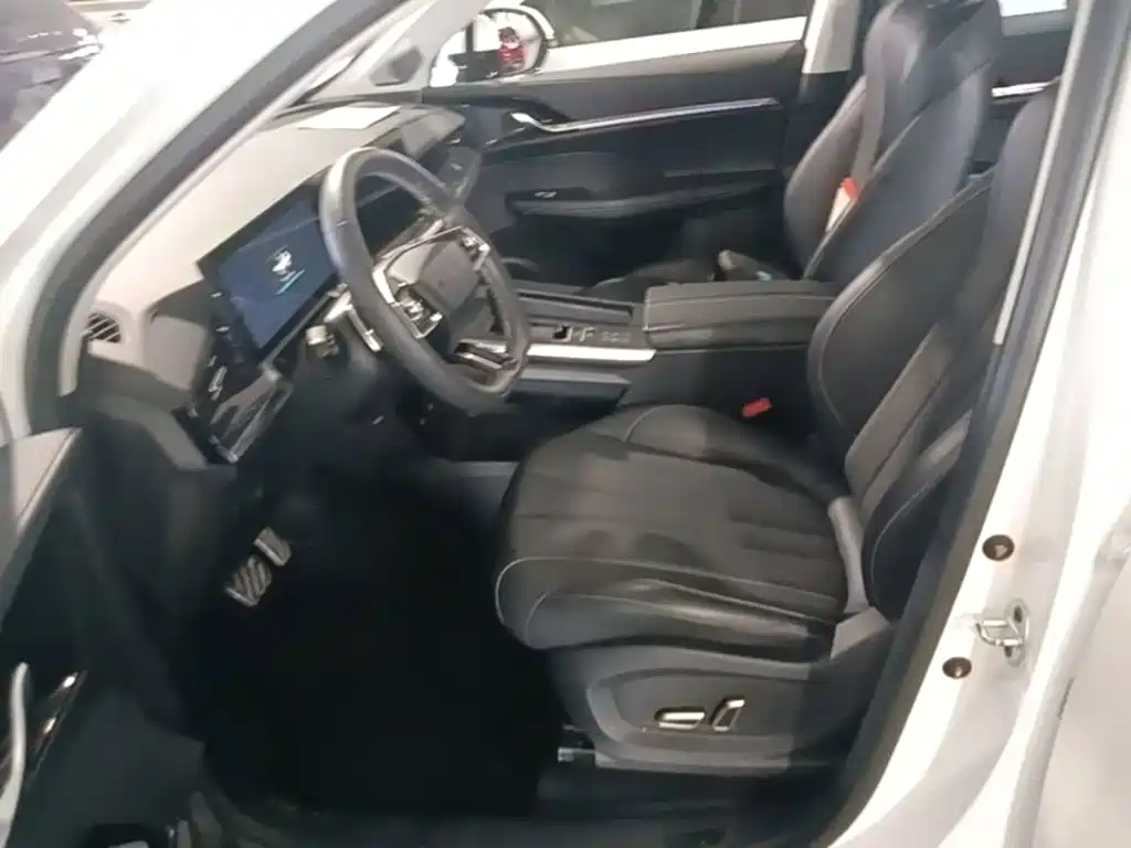 Roewe RX5 eMAX — миниатюра 15