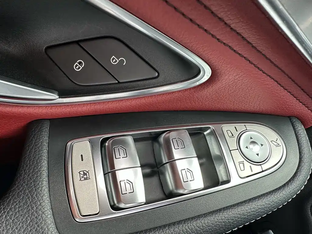Mercedes-Benz C-Class — миниатюра 21