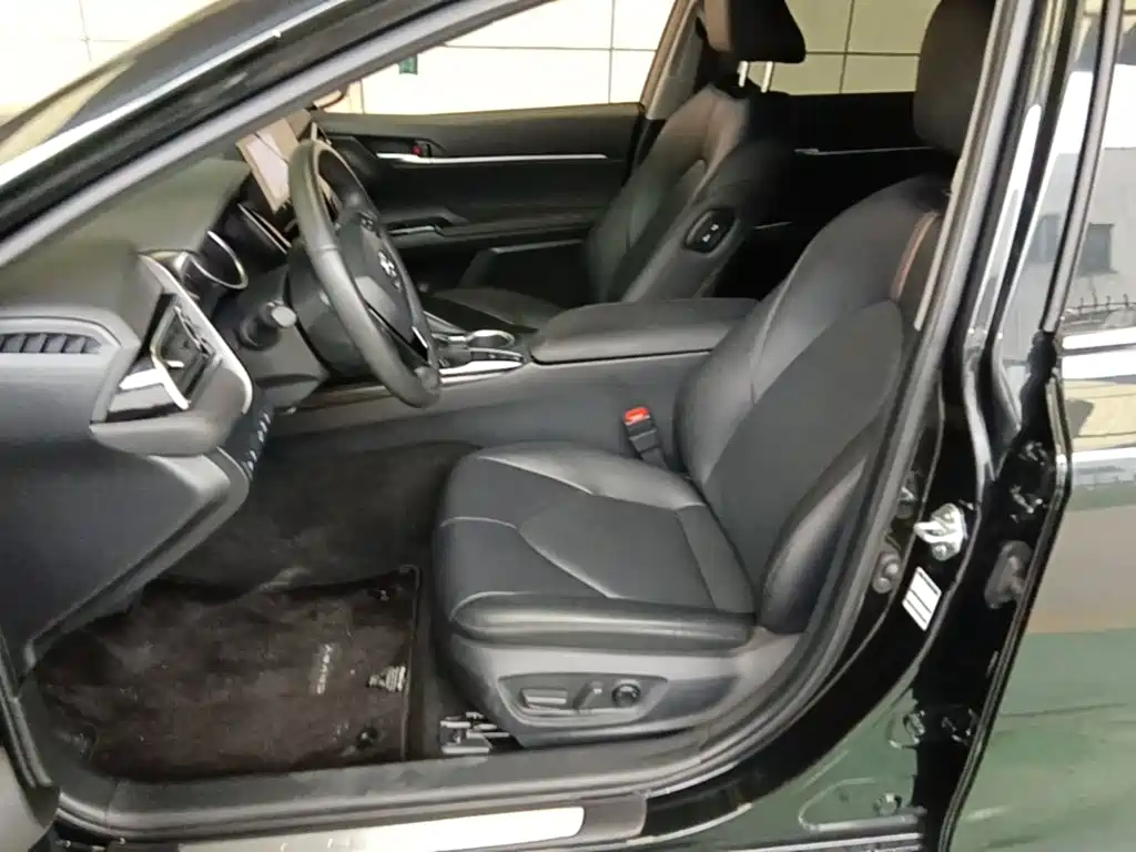 Toyota Camry — миниатюра 15