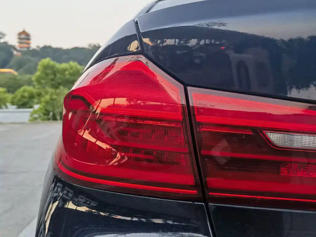 BMW 5 Series (Import) — миниатюра 10