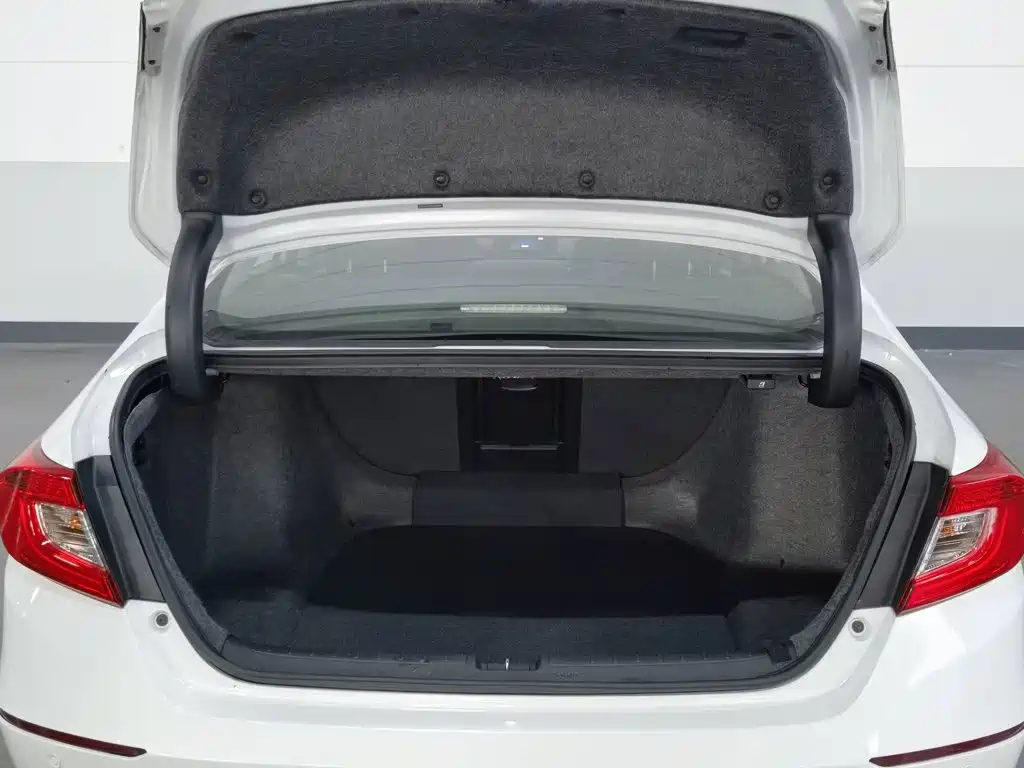Honda Accord — миниатюра 16