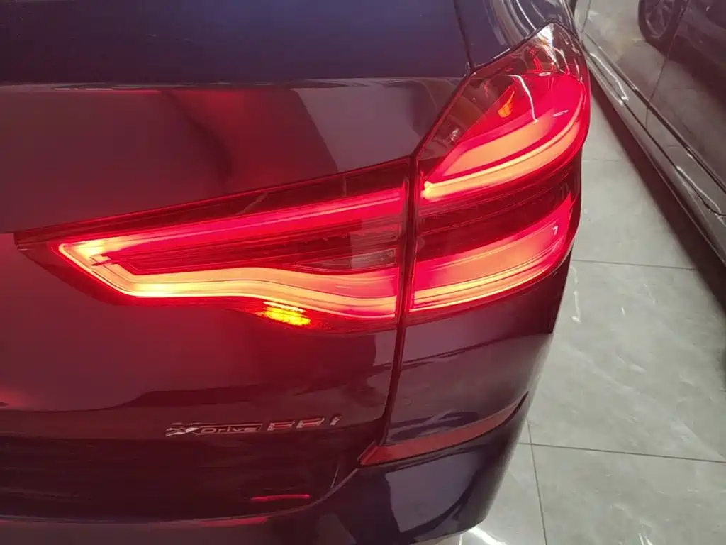 BMW X3 — миниатюра 8