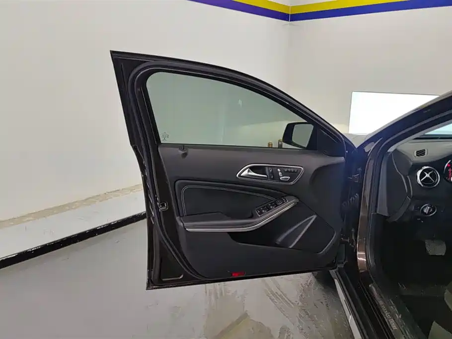 Mercedes-Benz GLA 2018 GLA 200 Fashion
