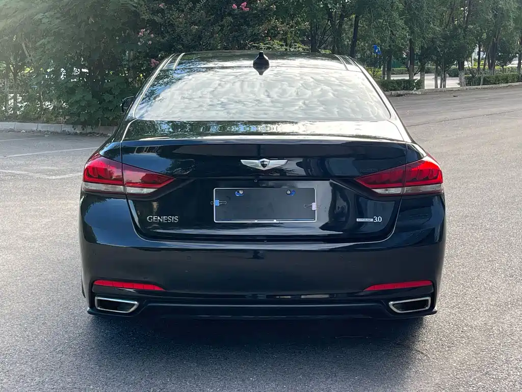 Hyundai Genesis — миниатюра 5