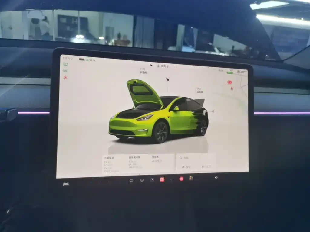 Tesla Model Y — миниатюра 13