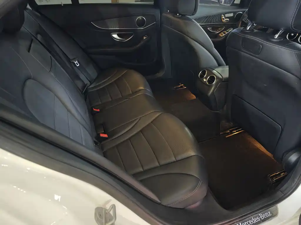 Mercedes-Benz C-Class — миниатюра 7