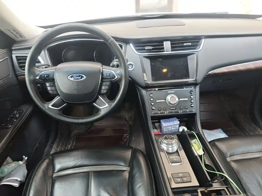 Ford Taurus — миниатюра 5