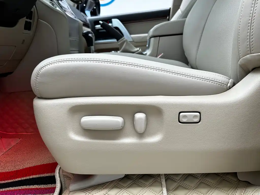 Toyota Land Cruiser 2019 5.7L