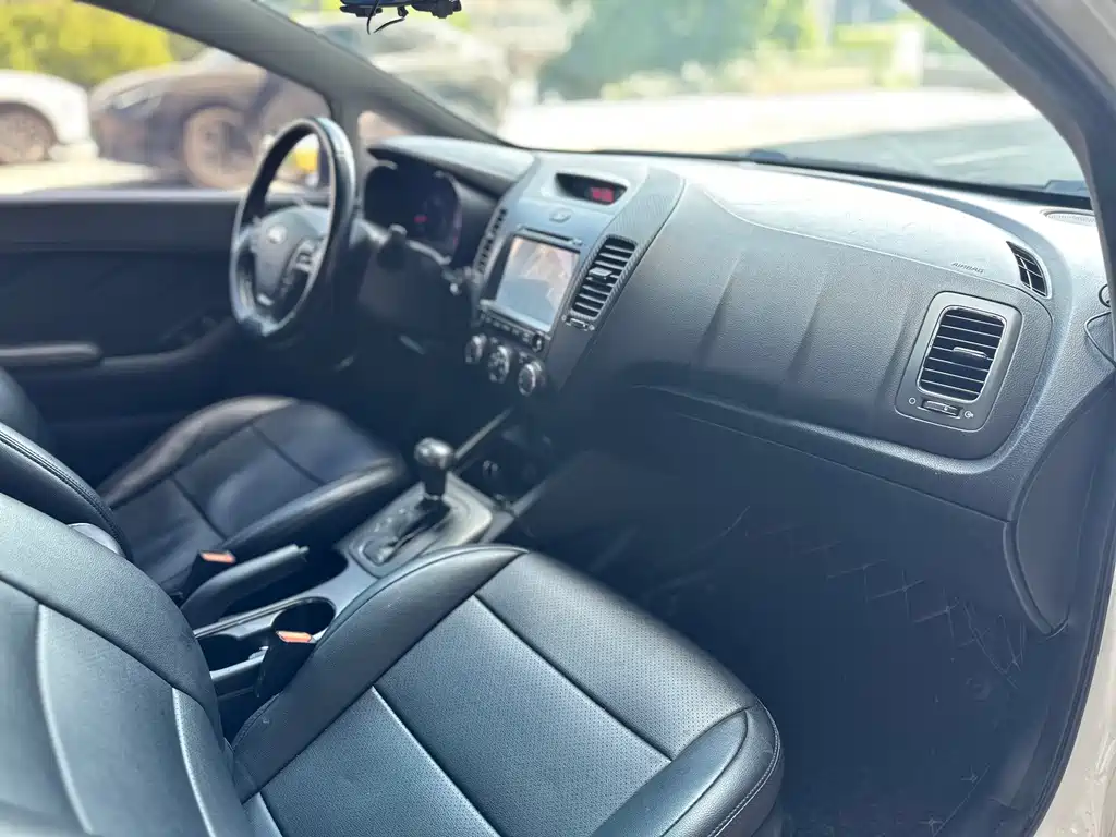 Kia K3 — миниатюра 11