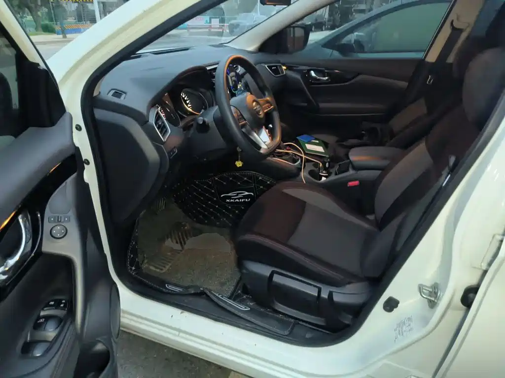 Nissan Qashqai — миниатюра 12