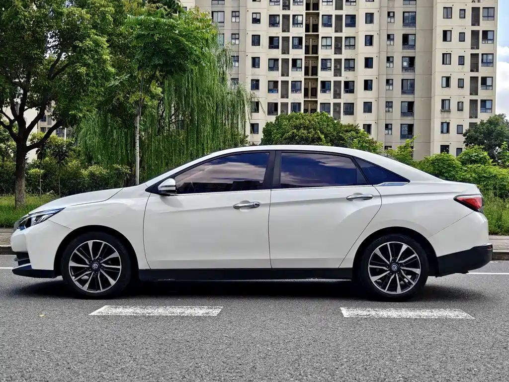 Venucia D60 — миниатюра 6
