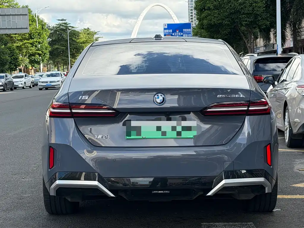 BMW i5 2024 eDrive 35L Premium M Sport