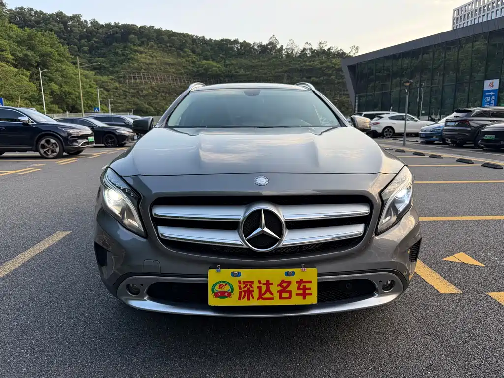 Mercedes-Benz GLA