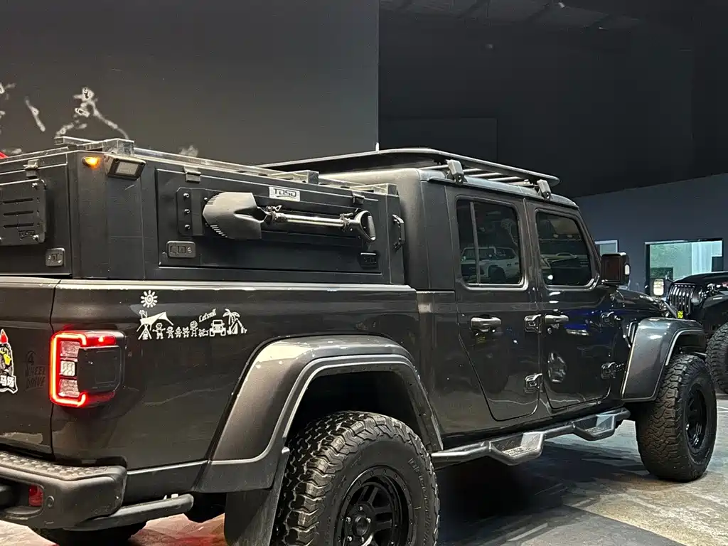 Jeep Gladiator — миниатюра 7