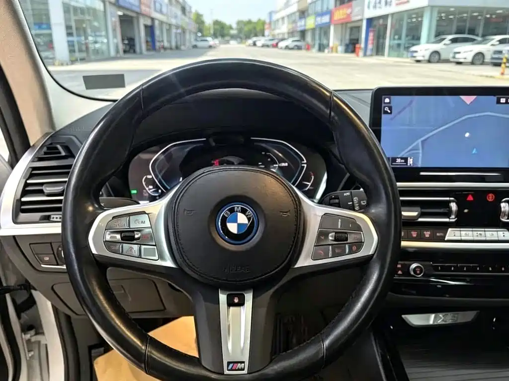 BMW iX3 — миниатюра 6