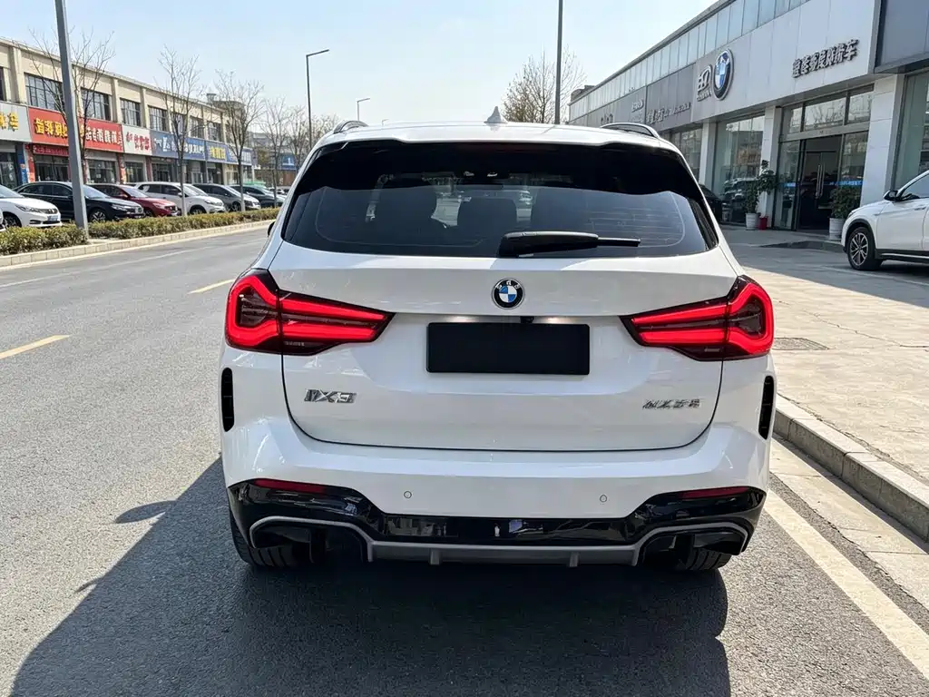 BMW iX3 — миниатюра 8