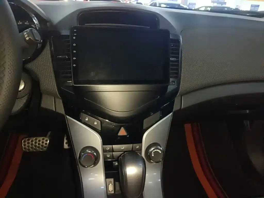Chevrolet Cruze — миниатюра 13