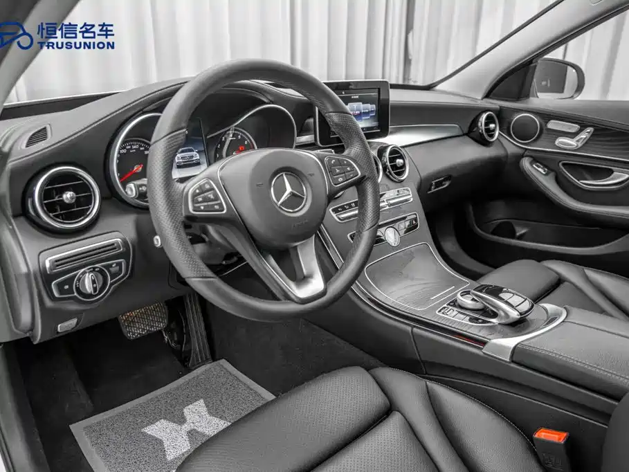 Mercedes-Benz C-Class — миниатюра 12
