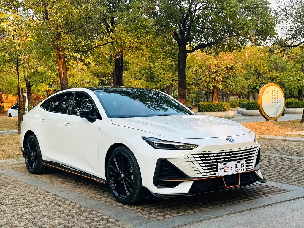 Changan UNI-V — миниатюра 3