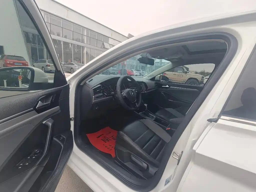Volkswagen Sagitar — миниатюра 4