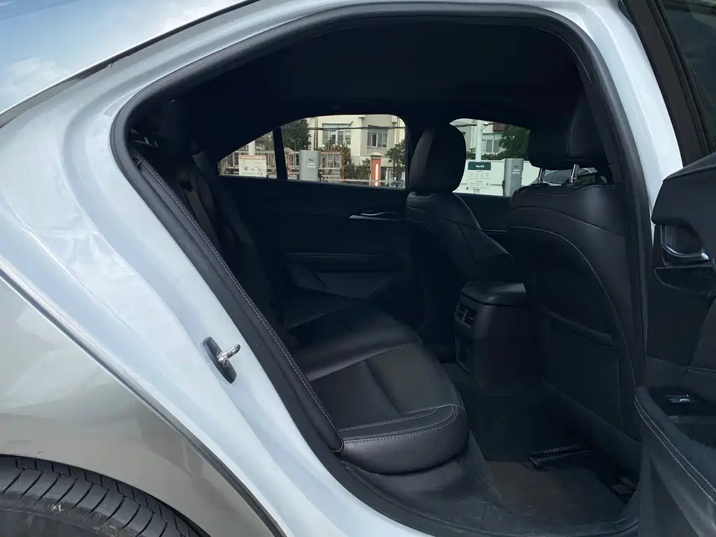 Cadillac CT4 — миниатюра 13