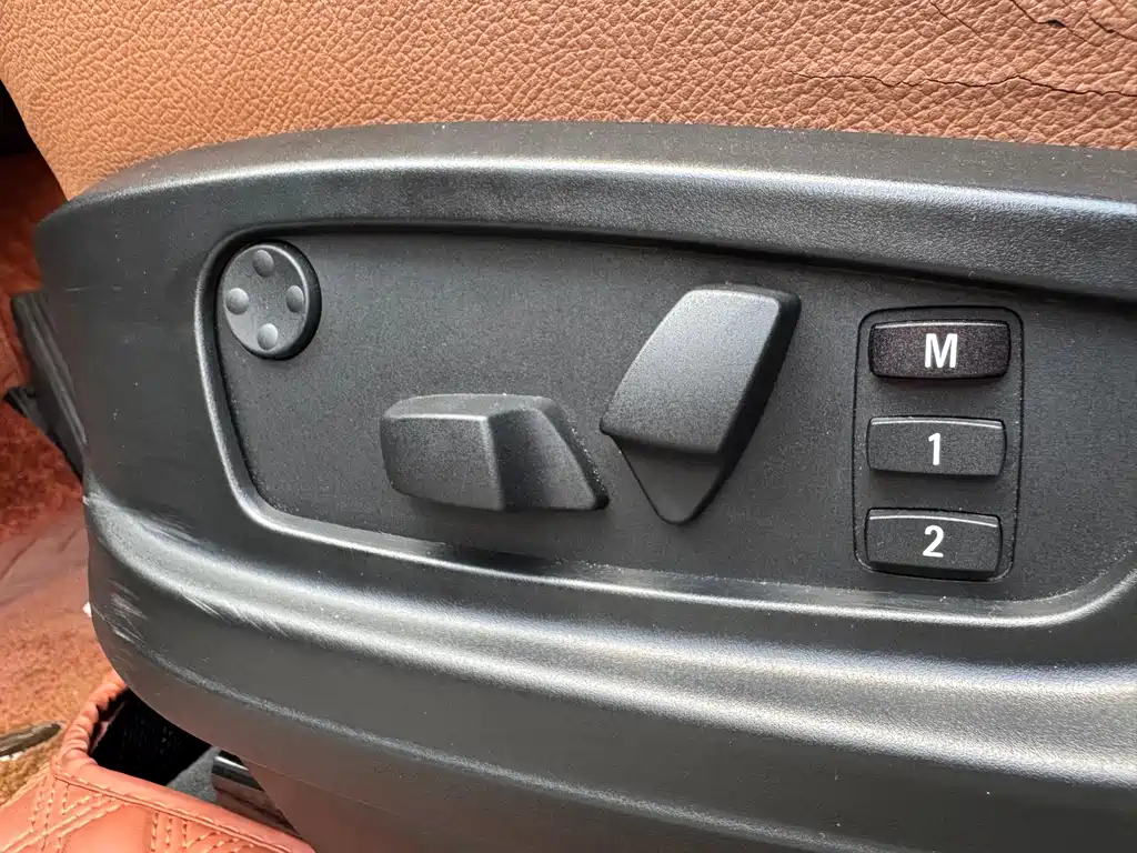 BMW X6 — миниатюра 10