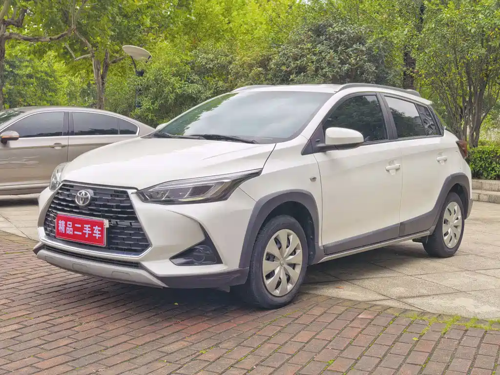 Toyota Yaris L — миниатюра 2