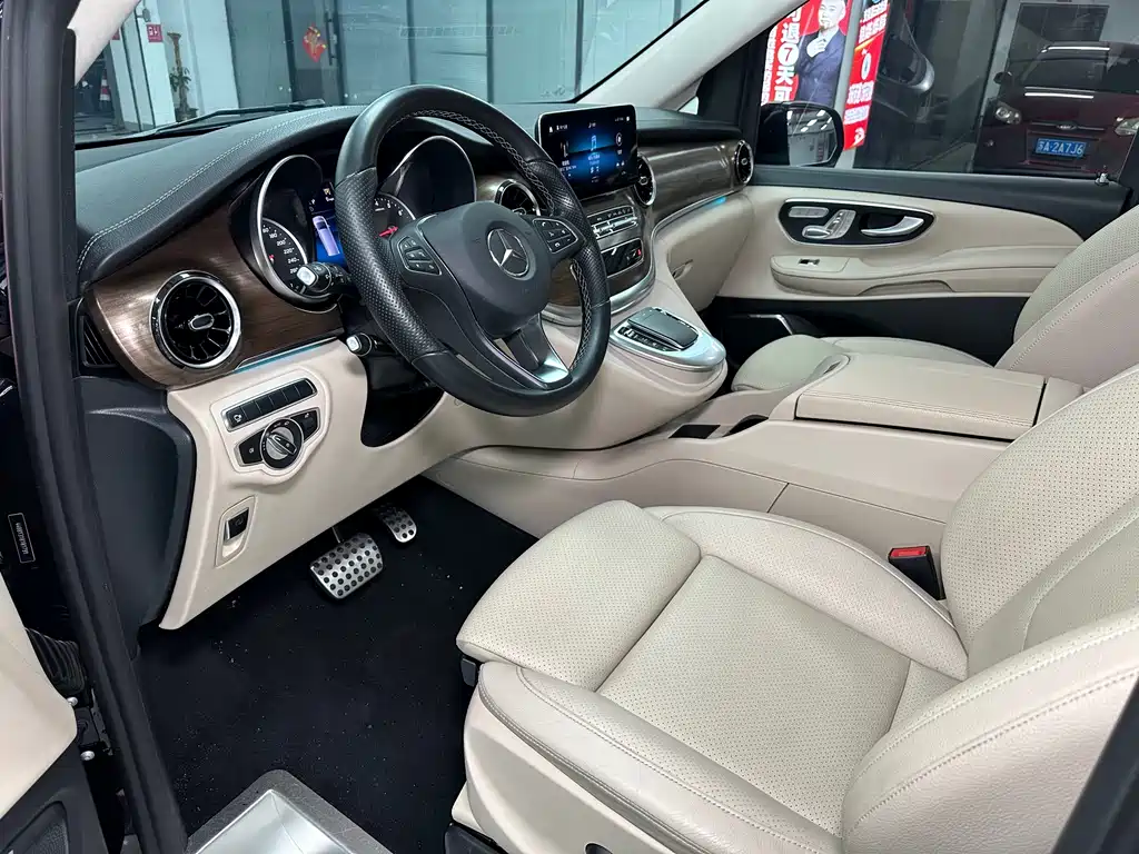 Mercedes-Benz V-Class — миниатюра 11