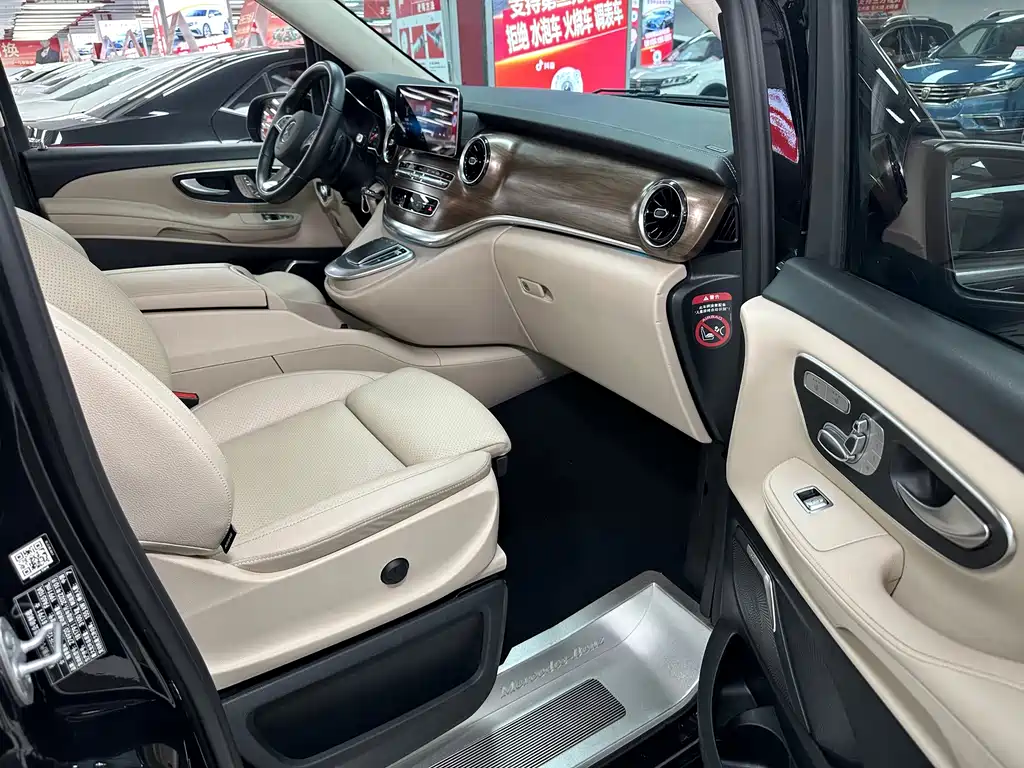 Mercedes-Benz V-Class — миниатюра 19