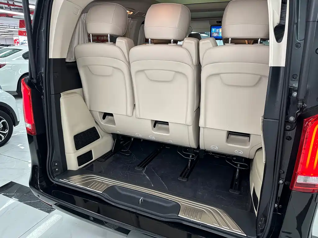 Mercedes-Benz V-Class — миниатюра 28