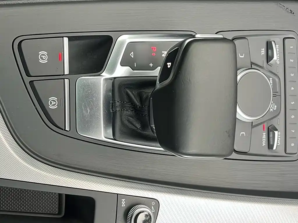 Audi A4 (Import) — миниатюра 2