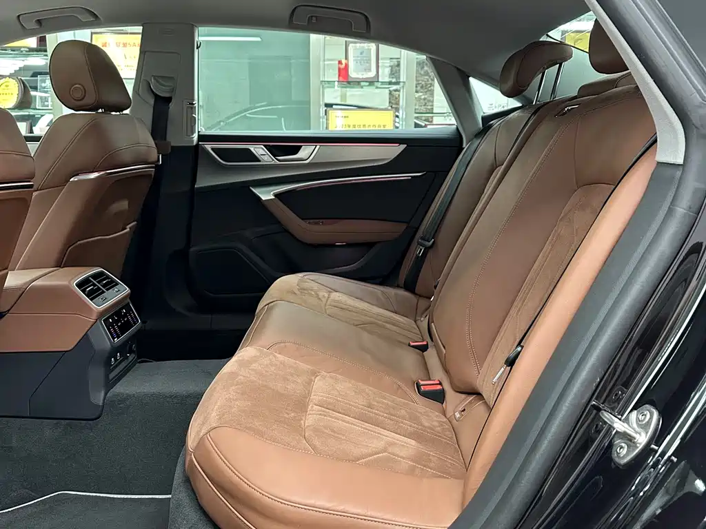Audi A7L 2024 45 TFSI Luxury