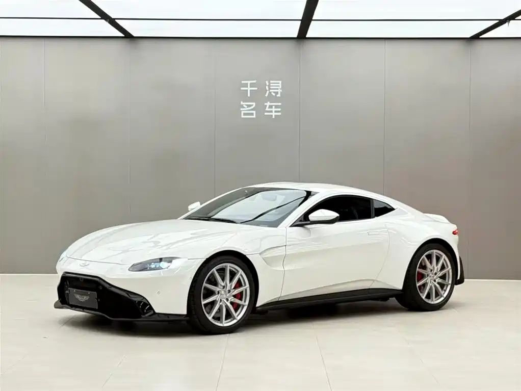 Купить Aston Martin V8 Vantage