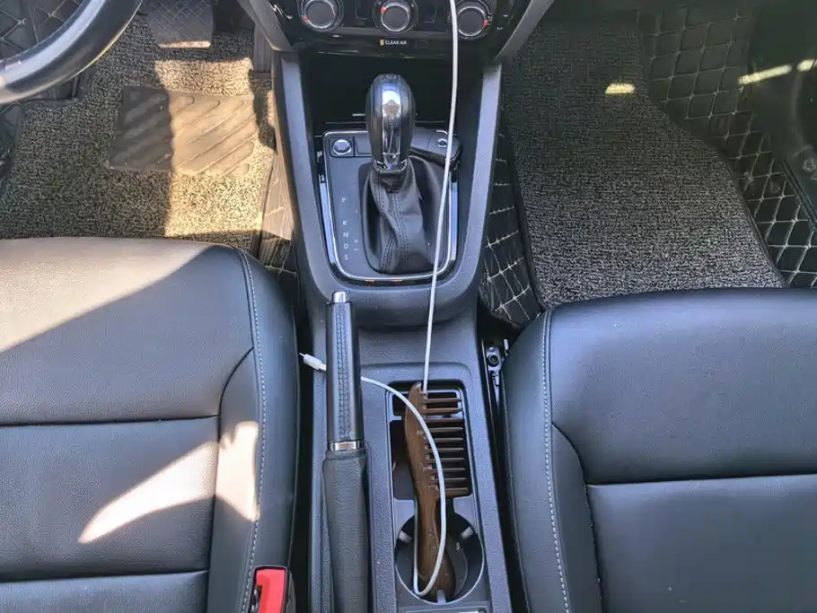 Volkswagen Sagitar — миниатюра 16